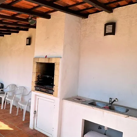 Oceans House - Pool, Sauna, 26 Sleeps, 7m To Carcavelos (Lisbon)