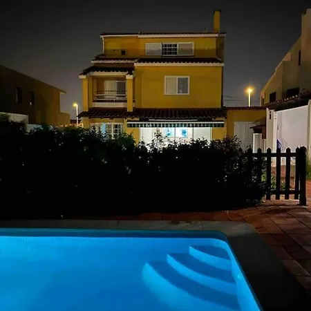 Oceans House - Pool, Sauna, 26 Sleeps, 7m To * Carcavelos (Lisbon)