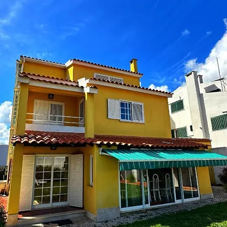 Oceans House - Pool, Sauna, 26 Sleeps, 7m To * Carcavelos (Lisbon)